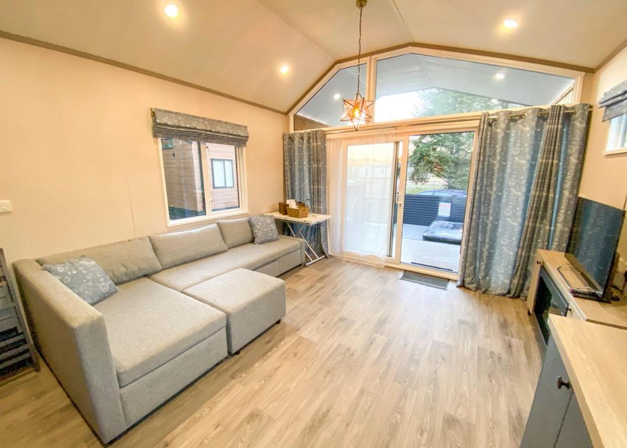 Westlands Country Park 호텔 애넌 외부 사진